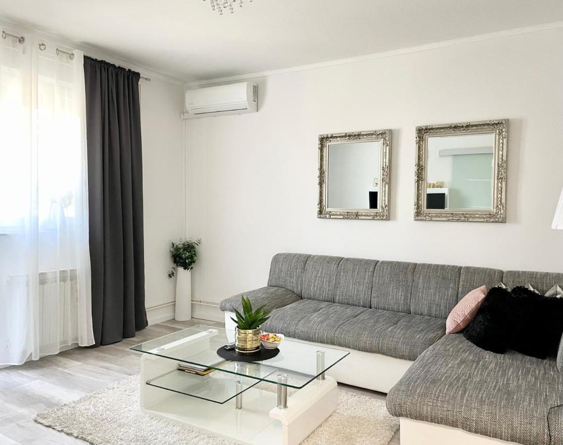 Apartment "Mimoza 1" Self Check-In, Self Check-Out Otočac Buitenkant foto